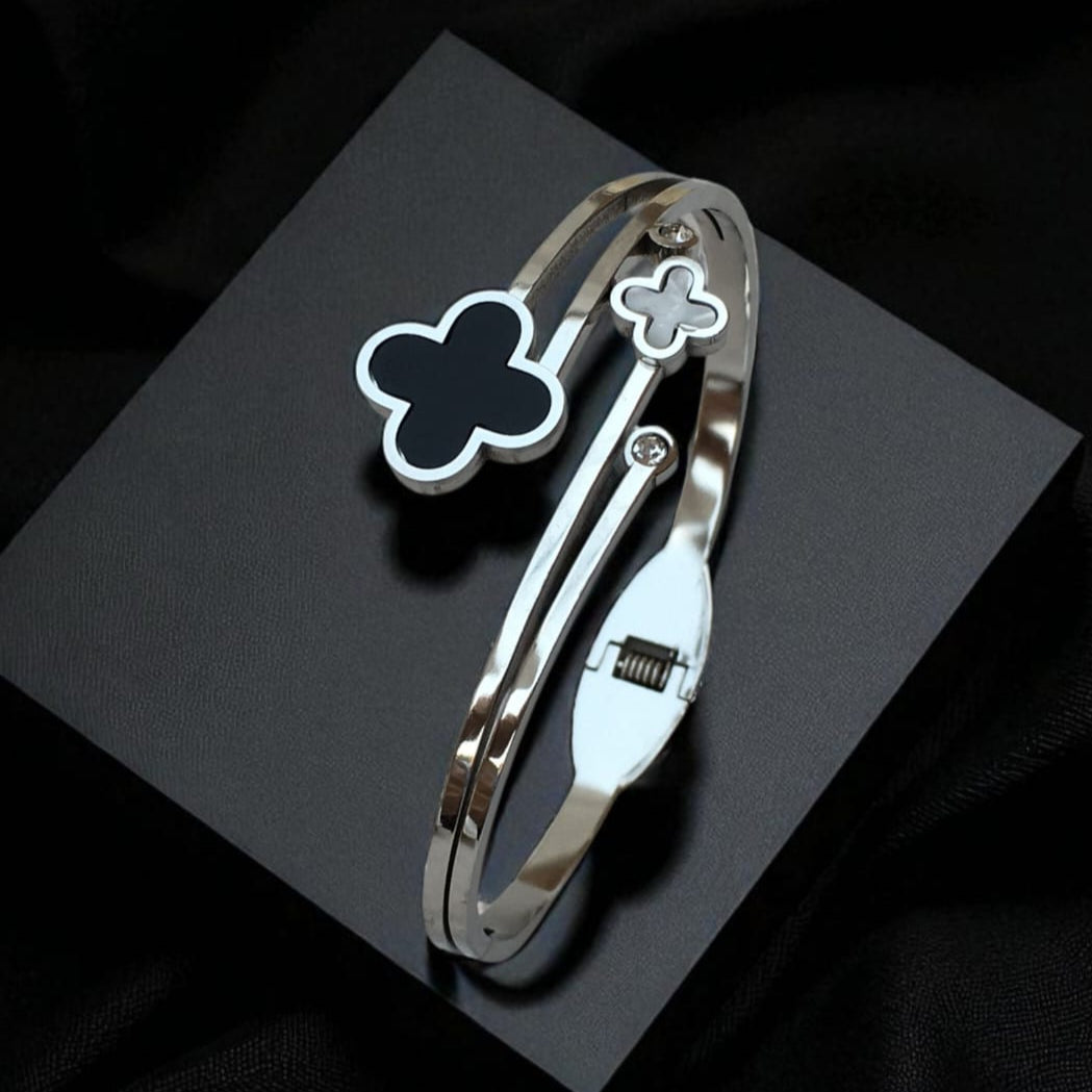 Elegant Clover Charm Bangle
